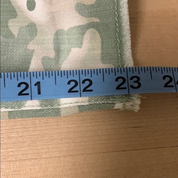 Bandolino camo capri size 8 - Picture 7 of 7